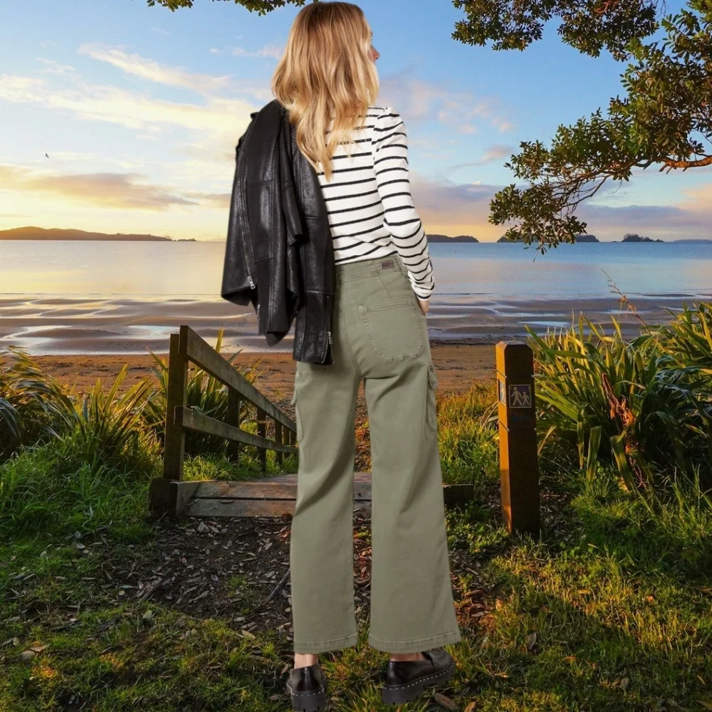 PAIGE Carly Wide Leg Cargo Pocket Jeans – Vintage Ivy Green, Size 32 (10-12) - Picture 6 of 16